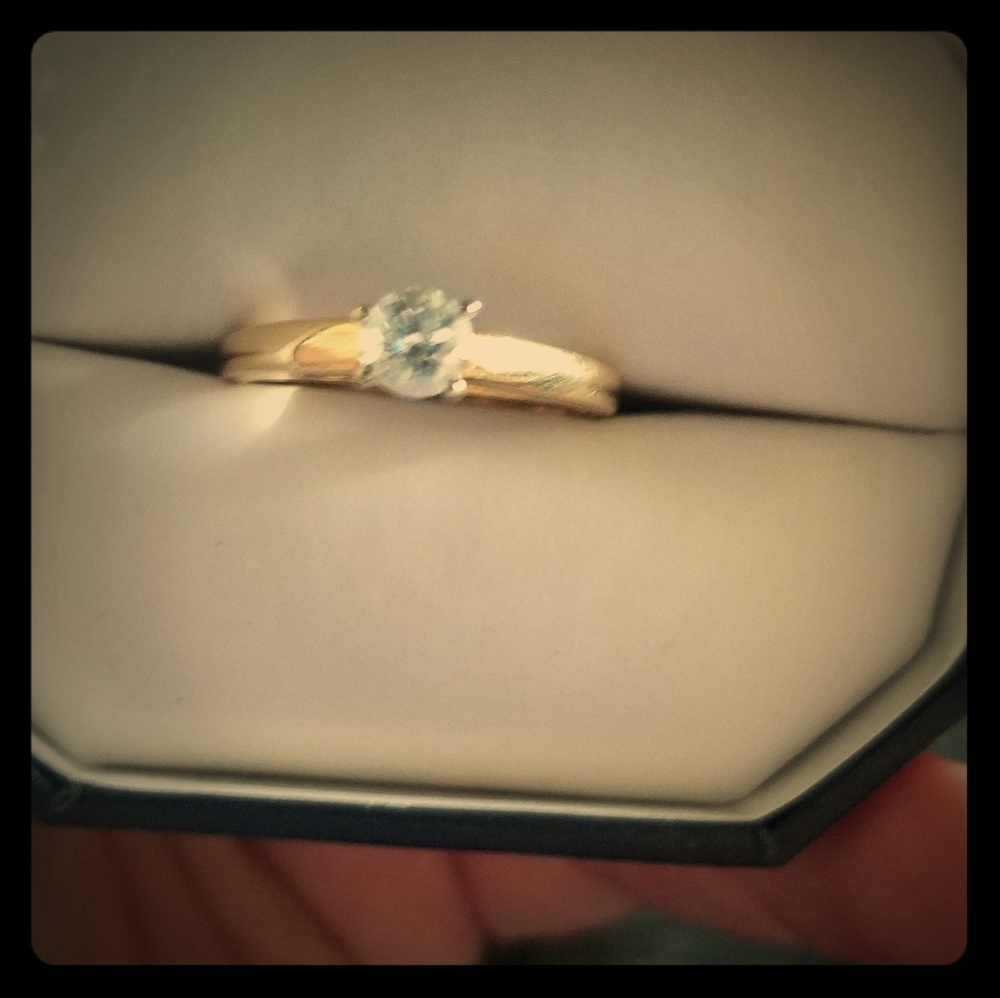 3/8=.37-.44 Carat Diamond Ring size 7 14k Gold